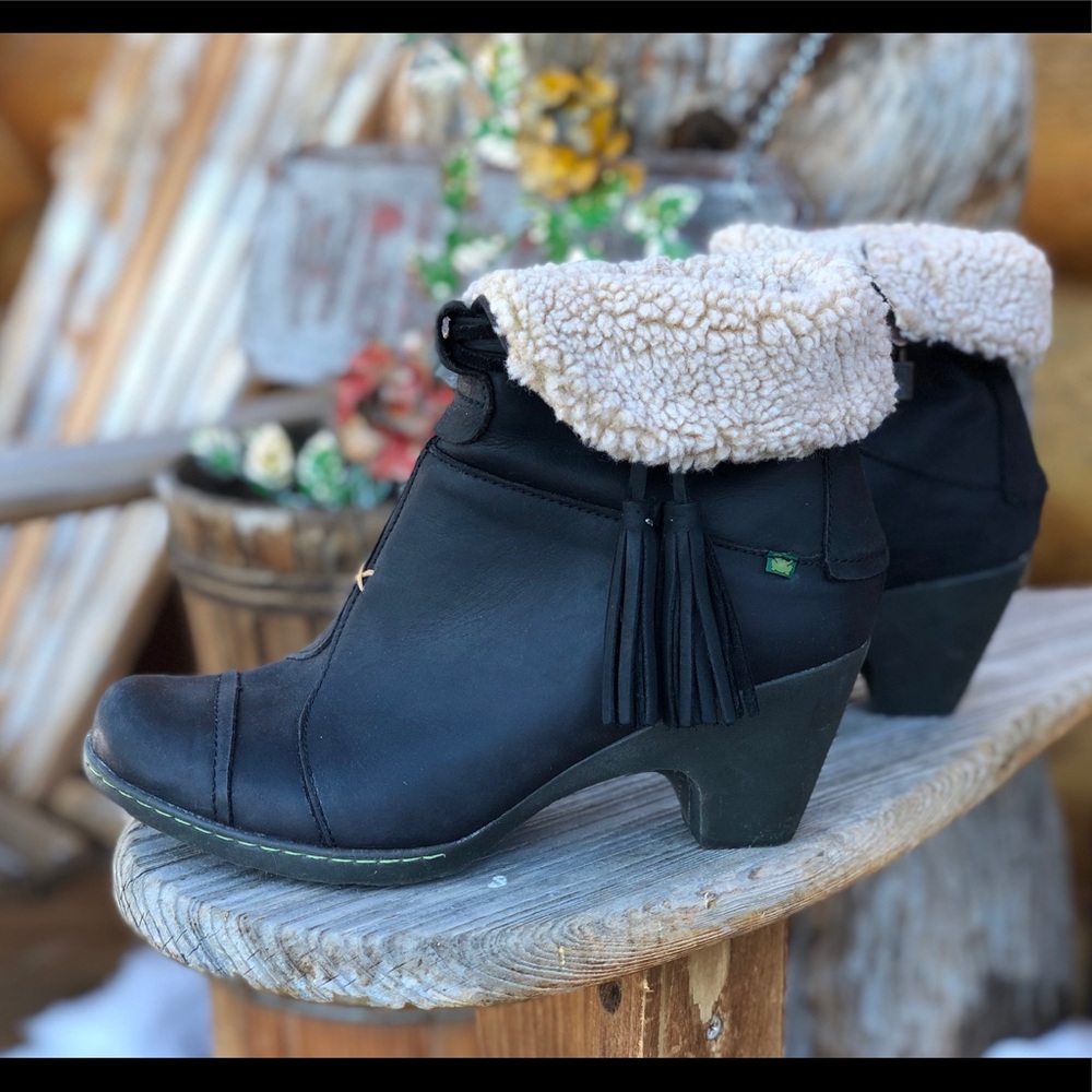 El Naturalista leather booties